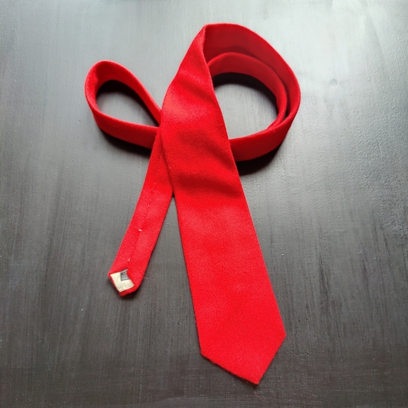 Red ♥️ 🍒 | vintage wool tie | Tip Top's Club International - Picture 8 of 10